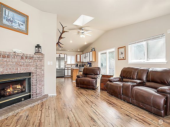4th image of 12315 - 12317 121st Avenue Ct E