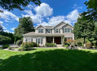15 Liberty Way, Clifton Park, NY 12065