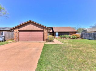 6713 SW Drakestone Blvd, Lawton, OK 73505