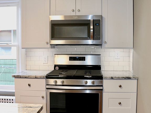 3rd image of 178 Ashland Ave #2nd