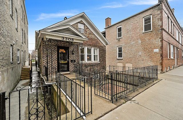 1st image of 3308 S Lituanica Ave