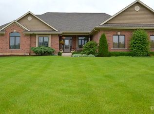 4511 Beck Ln, Ringwood, IL 60072