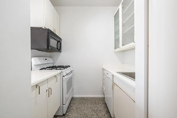 Rented by Realty Artes | media 24
