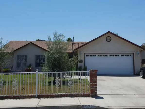 121 W Robin Ave, Visalia, CA 93291