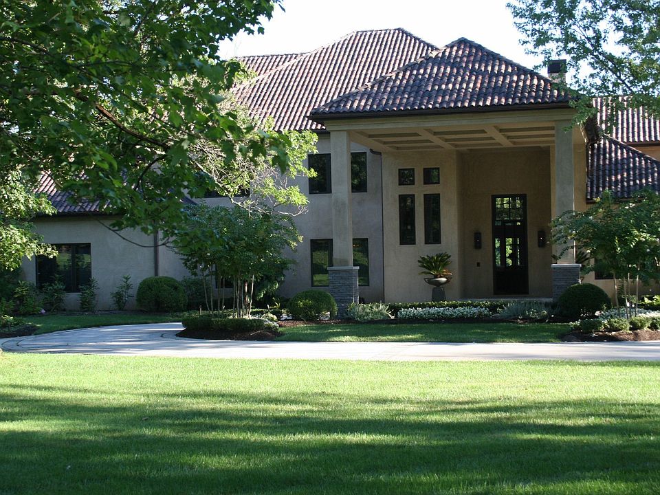 1012 Tyne Blvd