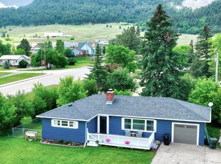 10 Mountain View Dr, Sundance, WY 82729