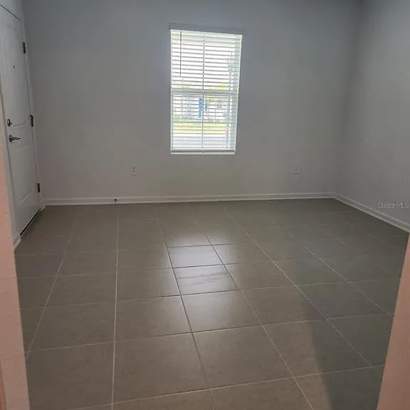 3060 Armstrong Ave #B — Photo 4