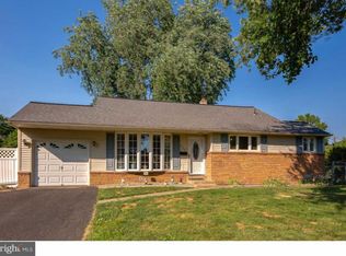 677 Spruce Rd, Warminster, PA 18974