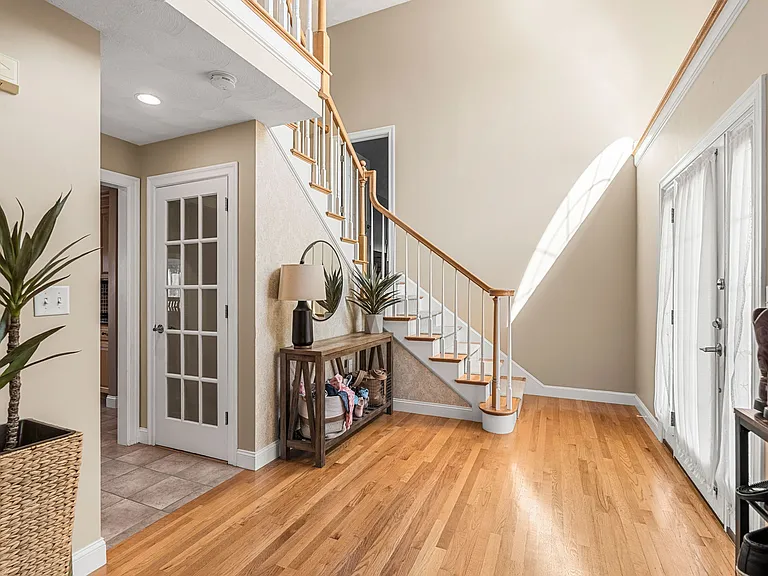 5 Dorothy E Lucey Dr — Photo 4