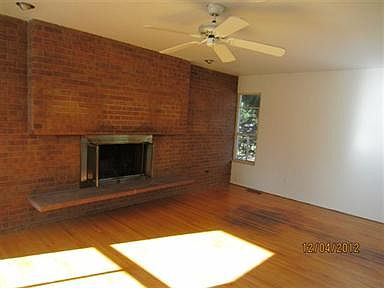 3rd image of 2355 S Lansing St