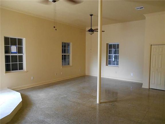 3rd image of 3942 Prytania St APT A