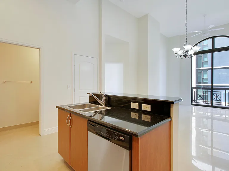 701 S Olive Ave #316 — Photo 7