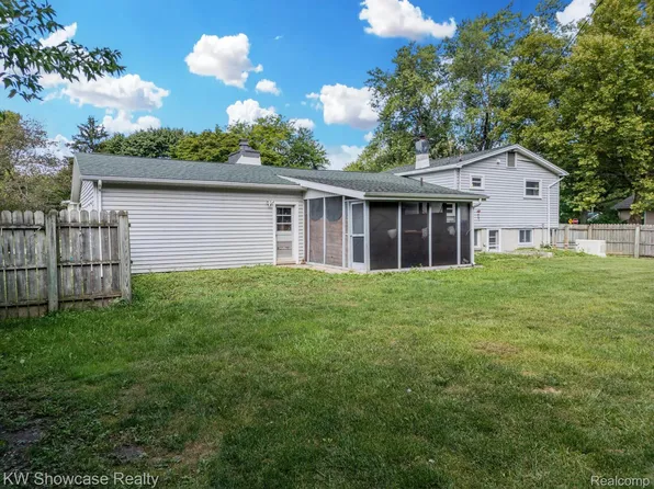 1315 Center Dr, Mount Pleasant, MI 48858