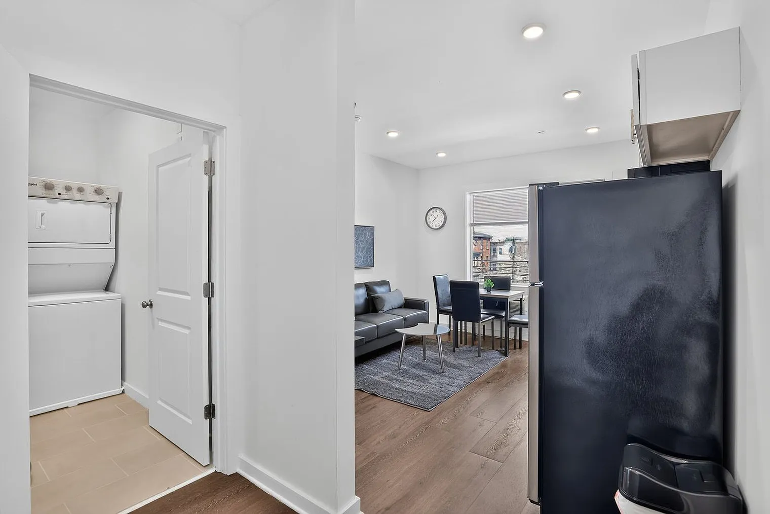 1 bed, 1.0 bath, 5963 sqft, $2,395 — Photo 4