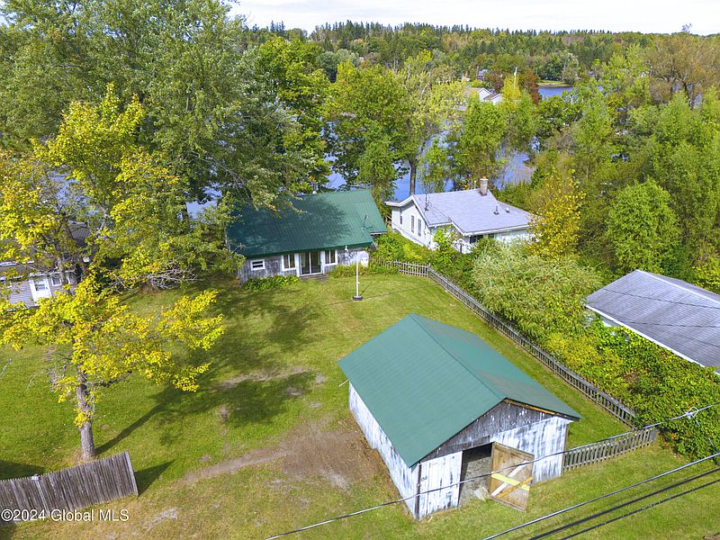 4th image of 156 Lake Avenue