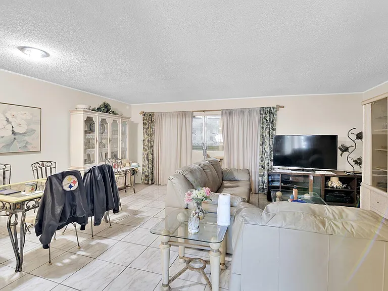 711 Lori Dr #204 — Photo 7