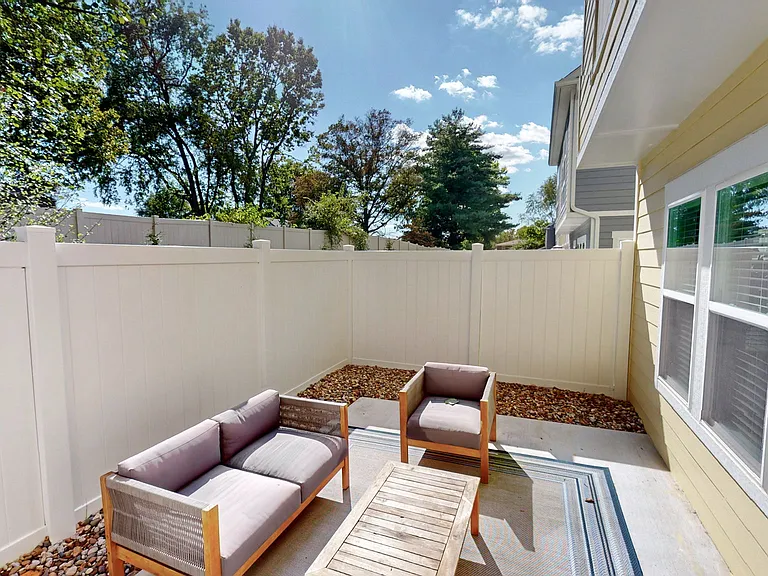 Bull Run Townhomes — Photo 22