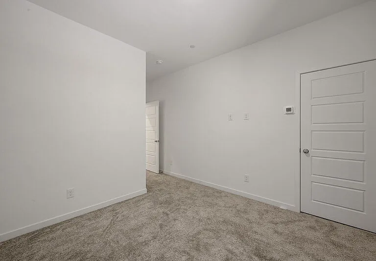 561 Preston Crest St — Photo 28