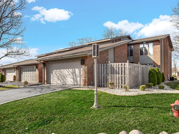 209 Carnoustie Ct, Schererville, IN 46375