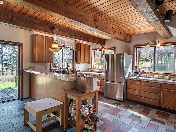 4th image of 4890 Henderer Rd