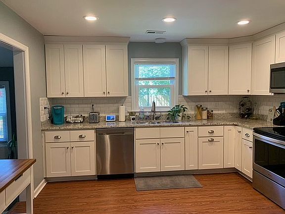 4th image of 1511 Freeman Ave
