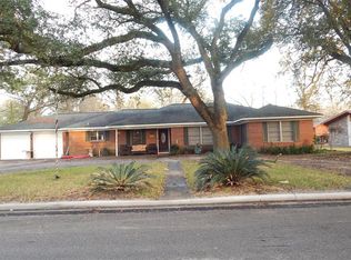 404 N Whiting St, Baytown, TX 77520