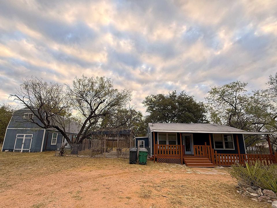 1st image of 833 Driftwood Lane