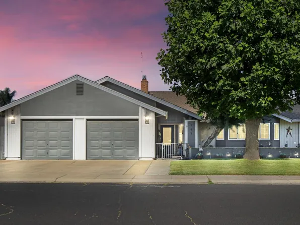 747 Foxfire Dr, Manteca, CA 95337