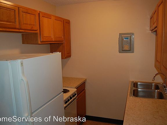 2nd image of 1616 E St APT 5