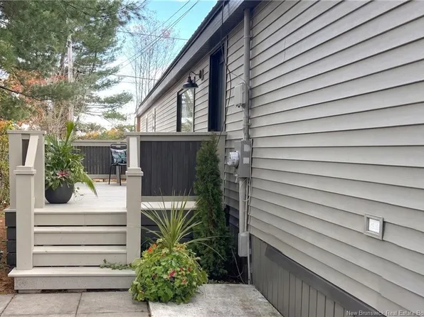 8 Raworth Ave, Moncton, NB E1H 1B8