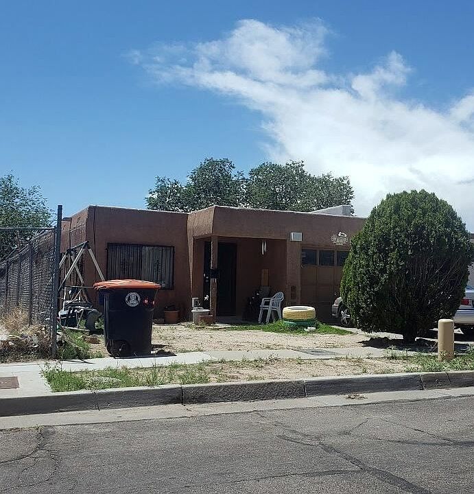 1st image of 3213 Corona Dr NW