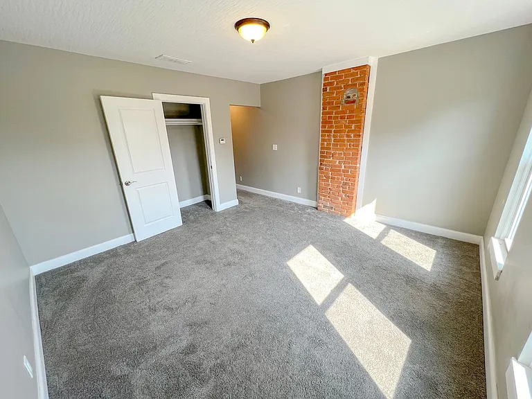 137.5 Avondale Ave — Photo 25