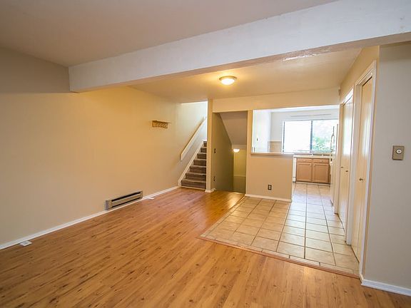 2633 Juniper Avenue Living Room