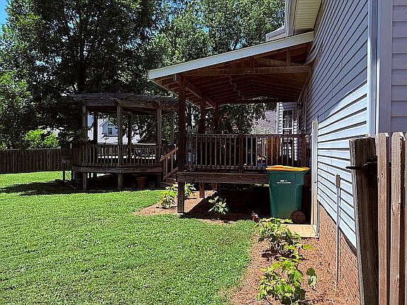 4th image of 1735 Wilkes Ln