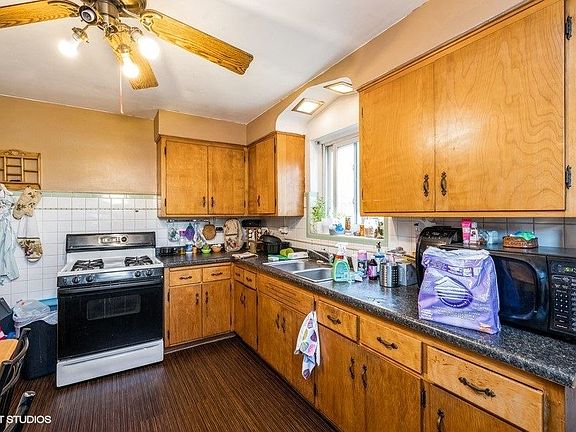 3rd image of 2103 Kenilworth Ave