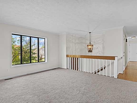 5th image of 1436 Mount Rainier Dr