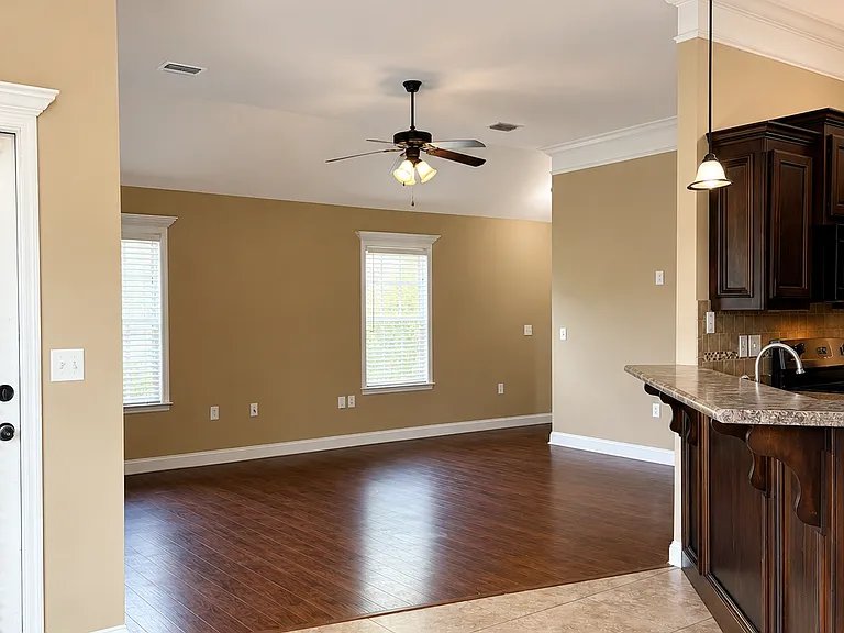 4028 Glen Laurel Dr N — Photo 3