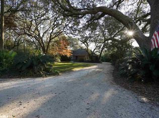 9583 Soldier Creek Rd, Lillian, AL 36549