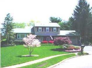 7 Dorothy Ct, Middletown, NJ 07748