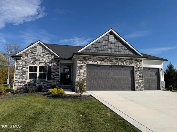155 Bordeaux Dr, Napoleon, OH 43545