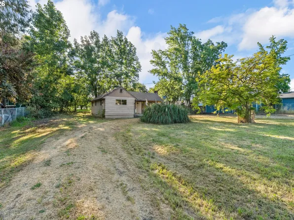 381 SE Gregory Dr, Winston, OR 97496