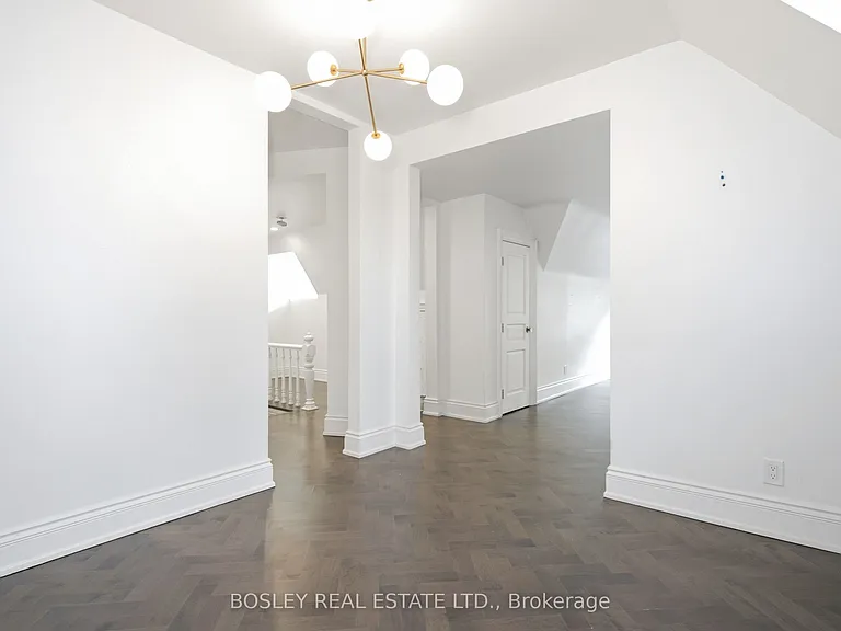 178 High Park Ave #UPPER — Photo 20