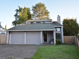 374 67th St, Springfield, OR 97478