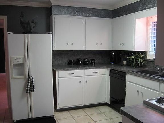4th image of 5620 Mistletoe Dr