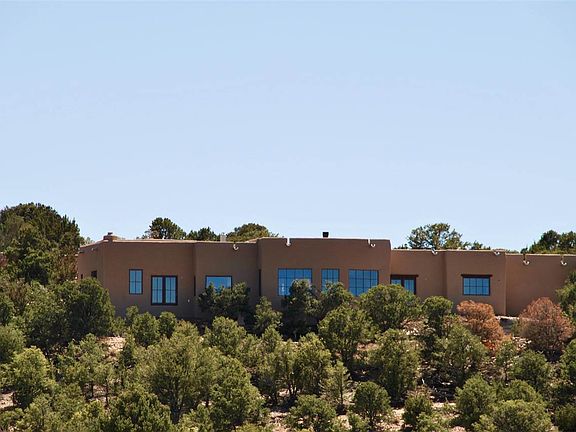 3rd image of 947 Cerro De La Paz