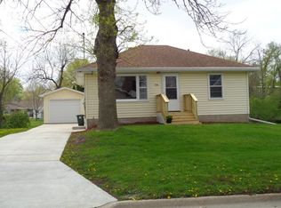 114 Lobdell Rd, Waterloo, IA 50701