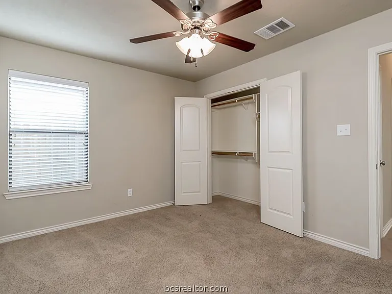 2020 Turning Leaf Dr — Photo 14