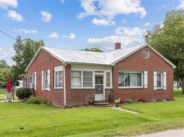 110 Ogden St, West Point, VA 23181