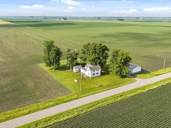 754 N 14th Rd, Streator, IL 61364