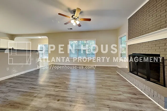 4 bed, 2.5 bath, 2144 sqft, $2,295 — Photo 4